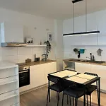 Luxurioeses Fuer 4 Personen, Neubau, Parkplatz Free