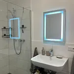 Luxurioeses Fuer 4 Personen, Neubau, Parkplatz Free Appartement *