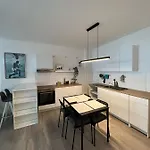 Luxurioeses Fuer 4 Personen, Neubau, Parkplatz Free