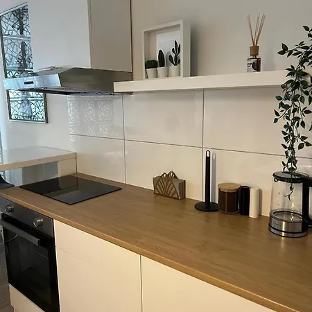 Luxurioeses Fuer 4 Personen, Neubau, Parkplatz Free *