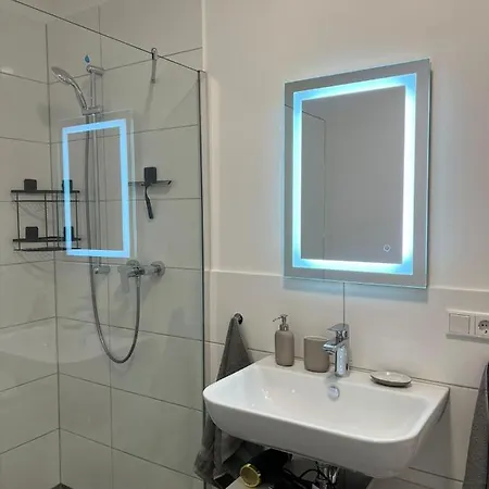 Luxurioeses Fuer 4 Personen, Neubau, Parkplatz Free Apartmán *