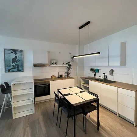 Luxurioeses Fuer 4 Personen, Neubau, Parkplatz Free